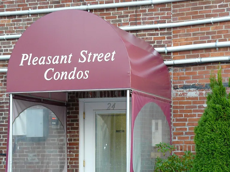24 Pleasant St #4 — Photo 1
