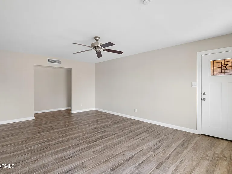 1260 E Alameda Dr — Photo 5