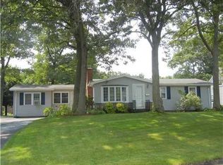 4 Kalmer Rd, Warwick, RI 02886