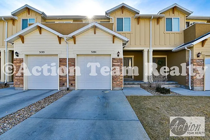 Building Photo - 3201 W Desert Lily Dr