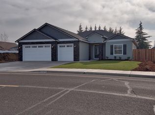 972 Arrowhead Trl, Eagle Pt, OR 97524