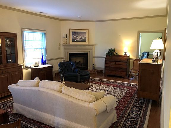 5th image of 441 Periwinkle Cir