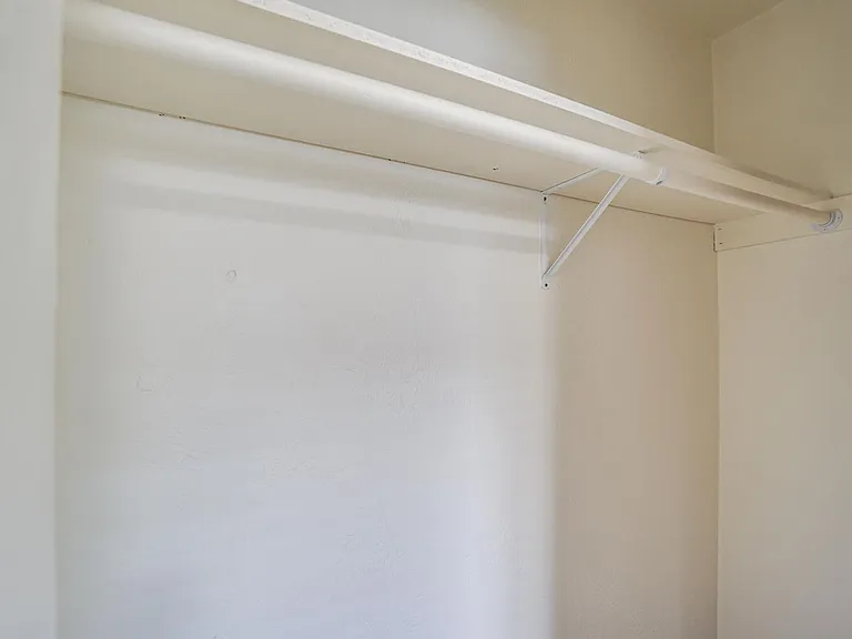 Westwood Apartments ** On-site Laundry Facilities, Off-Street Parking & Private Patio or Balcony — Photo 32