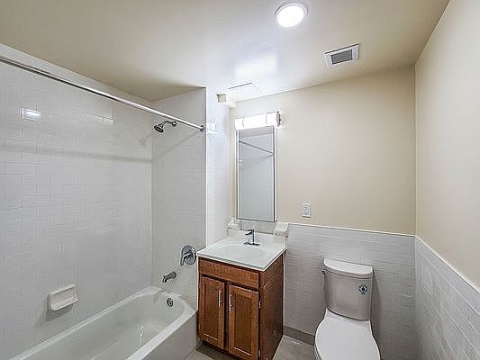 3rd image of 1232 Prospect Ave #3B