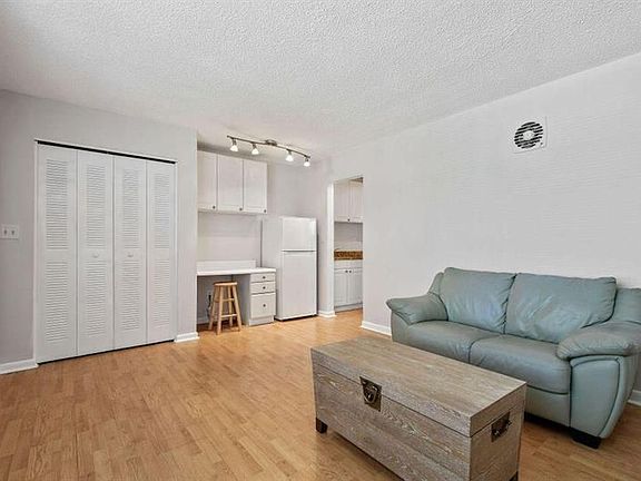 5th image of 333 SE Martin Ave #21