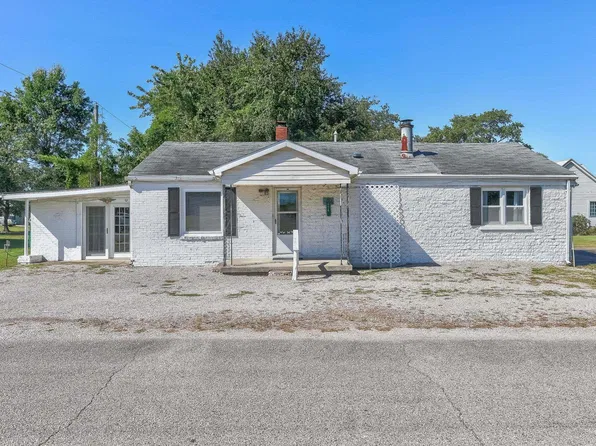 114 N 6th St, Chandler, IN 47610