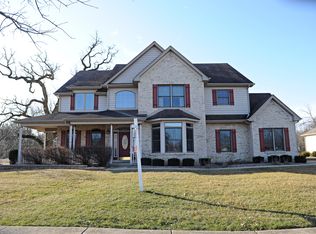 206 Risch Ct, West Chicago, IL 60185