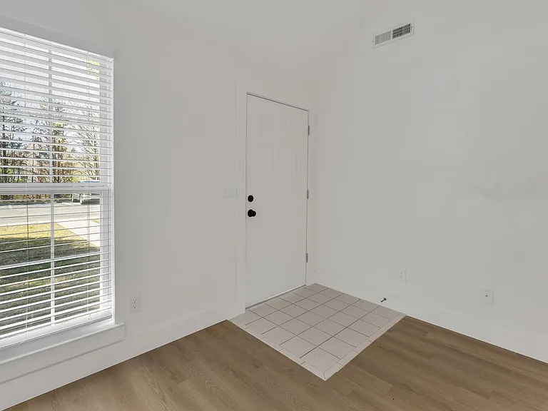 7202-7222 Melrose Pl #7204 — Photo 4
