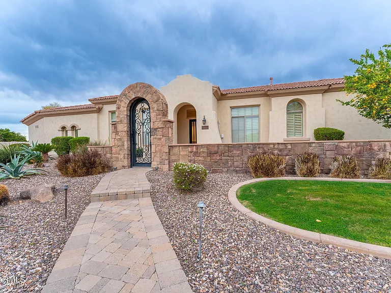 3552 E Jaeger Cir — Photo 3