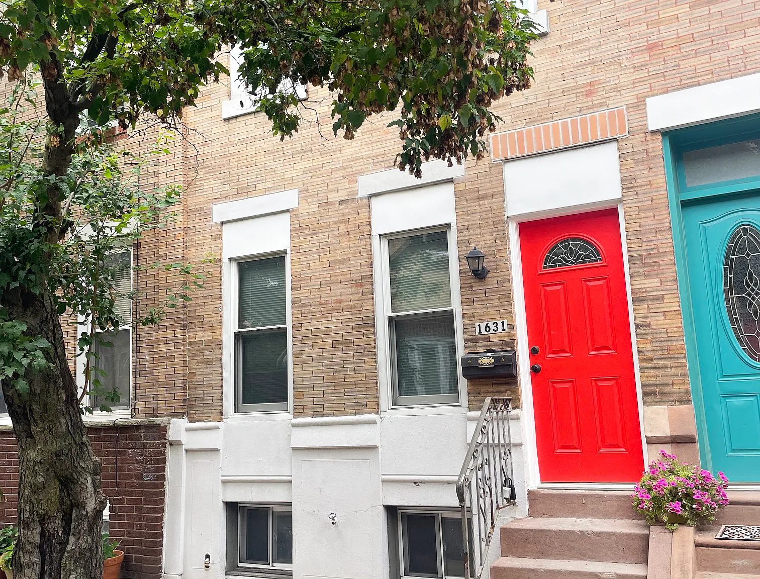3 bed, 1176 sqft, $1,950 — Photo 1