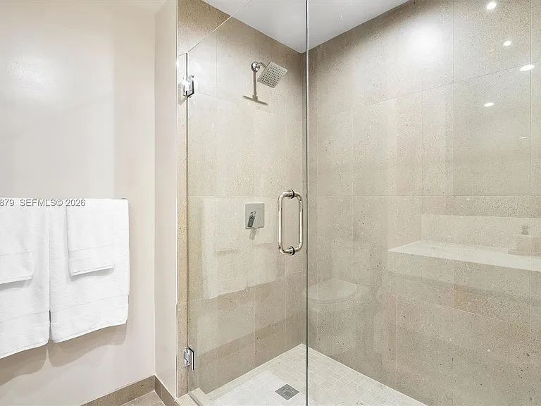 11 NE 6th St #1805 — Photo 16
