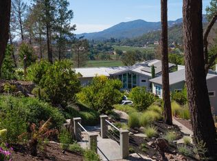 9 Bournemouth Road, St. Helena, CA 94574