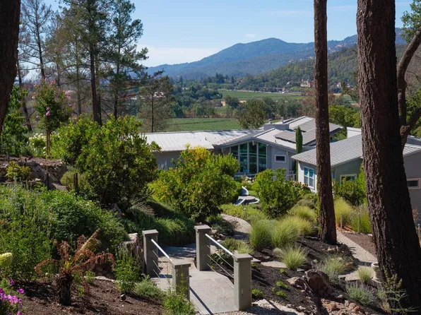 9 Bournemouth Road, St. Helena, CA 94574