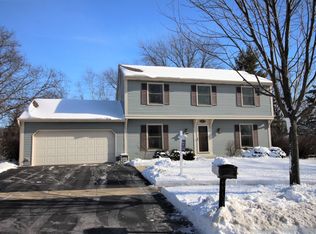 307 Whitfield Dr, Geneva, IL 60134