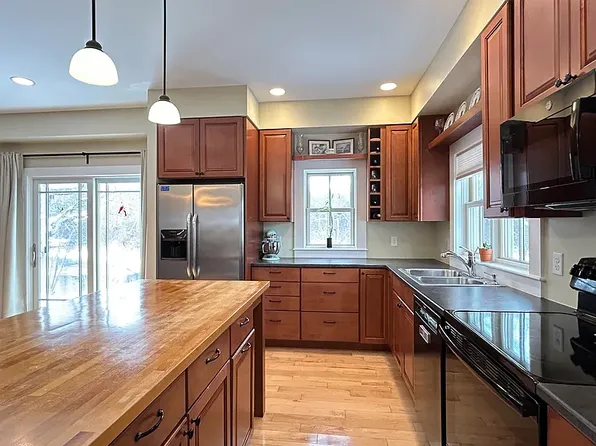 182 Union St, Peterborough, NH 03458