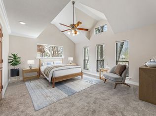 12 Country Club Ct, Pantego, TX 76013