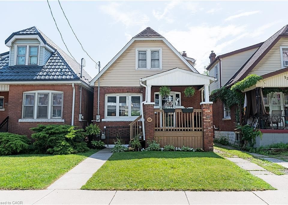 1st image of 124 Balsam Ave N
