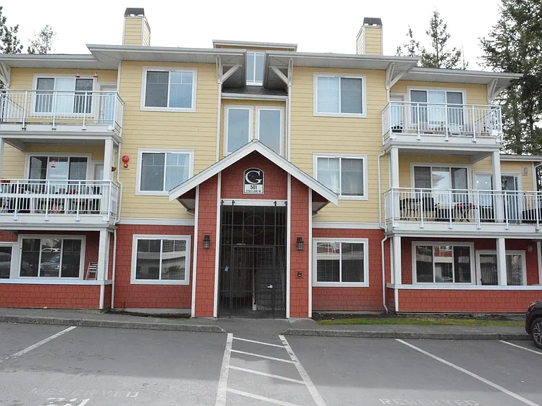 501 225th Ln NE #G201 — Photo 2