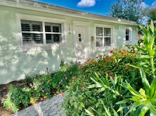 1270 11th St N, Naples, FL 34102