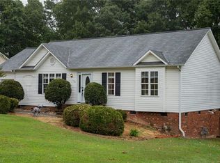 104 Browning Dr, Thomasville, NC 27360