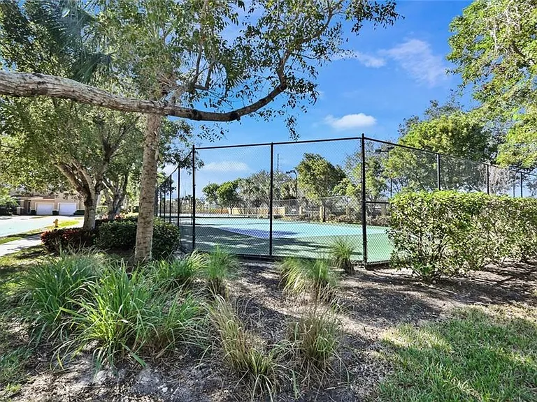 7631 Bristol Cir — Photo 40