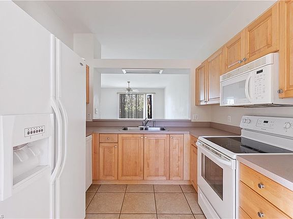5th image of 509 Robin Hood Cir Unit 101
