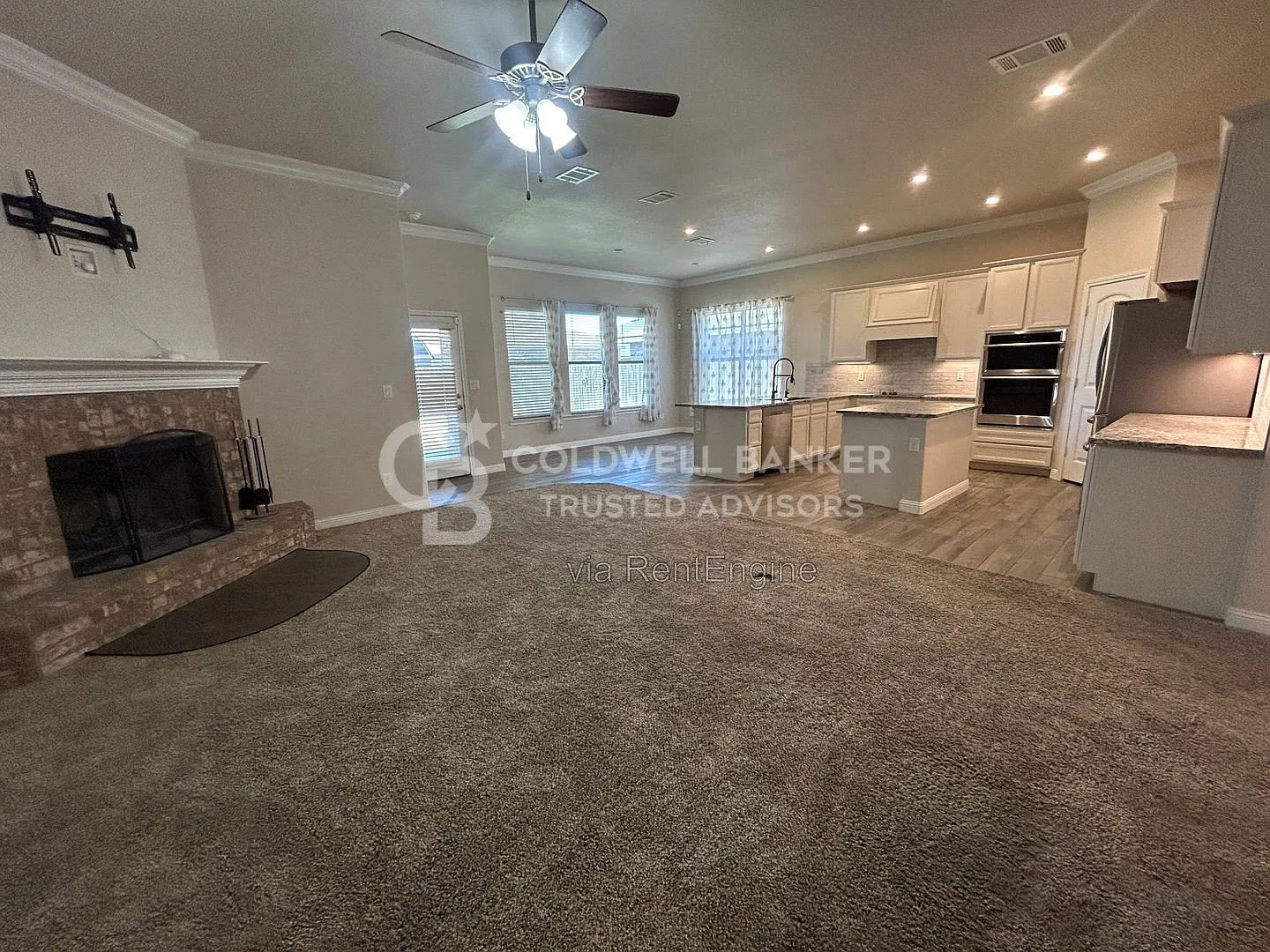 4 bed, 3.0 bath, 2386 sqft, $2,550 — Photo 3