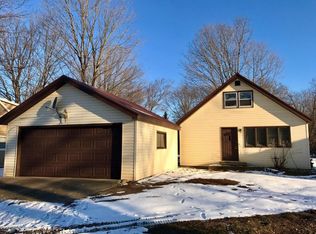 17626 S Fisher Lake Rd, Three Rivers, MI 49093