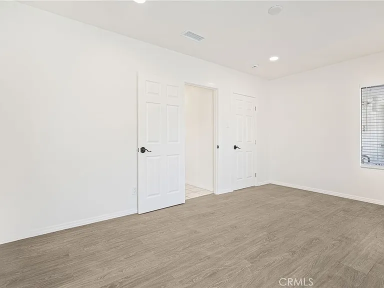 636 NW Pioneer Dr #1 — Photo 14