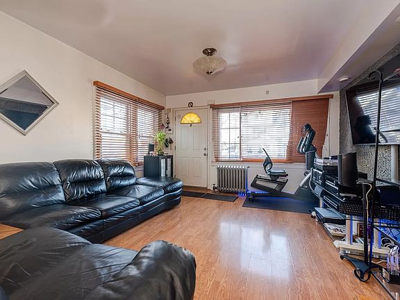 3rd image of 11145 133rd St
