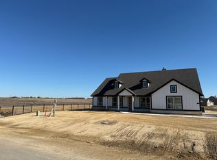 107 Red Cliff Ct, Rhome, TX 76078