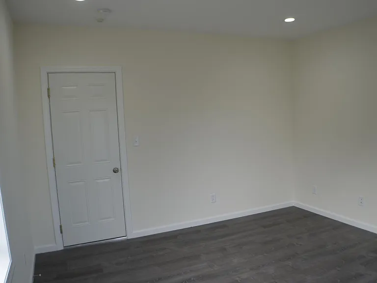 563 Burritt St #1N — Photo 21