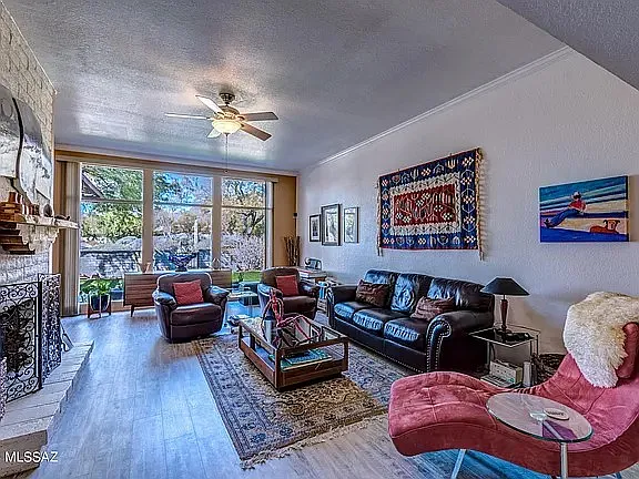 5634 N Calle De La Reina