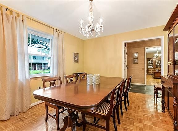 5th image of 2522 Hudson Pl