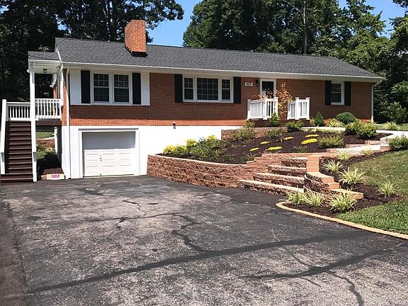 3rd image of 425 Hilltop Dr