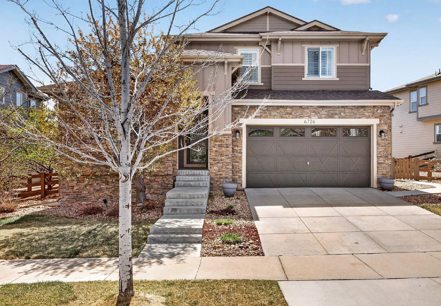 5 bed, 3.5 bath, 4544 sqft, $4,600 — Photo 2