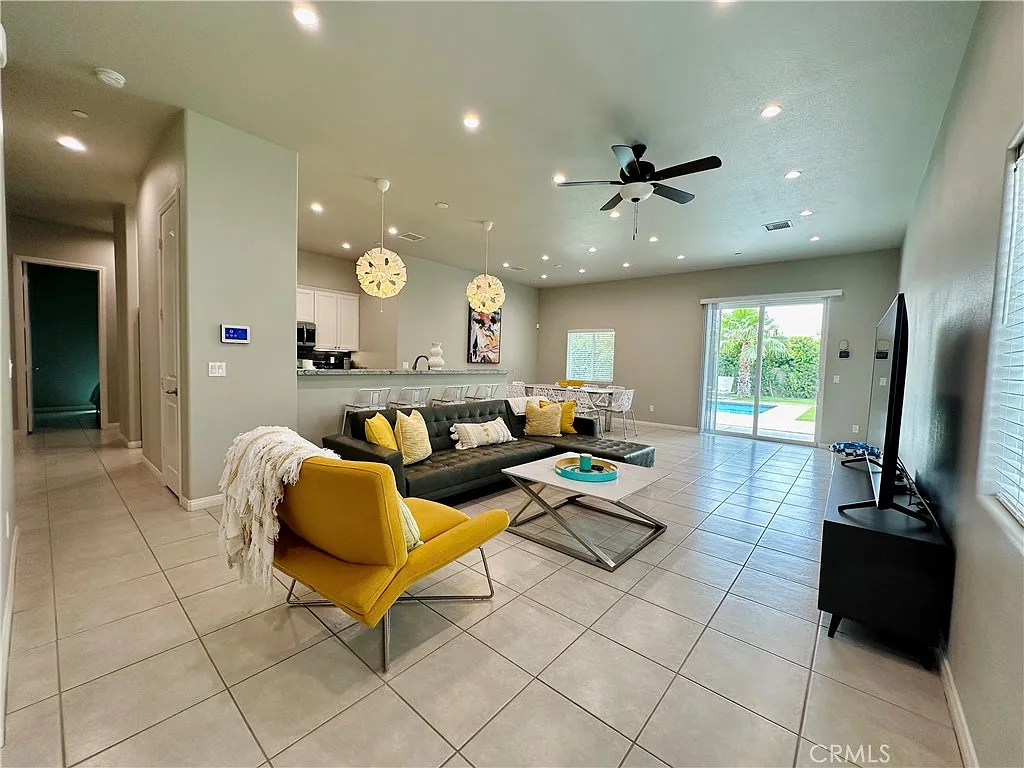 4 bed, 1743 sqft, $6,500 — Photo 3
