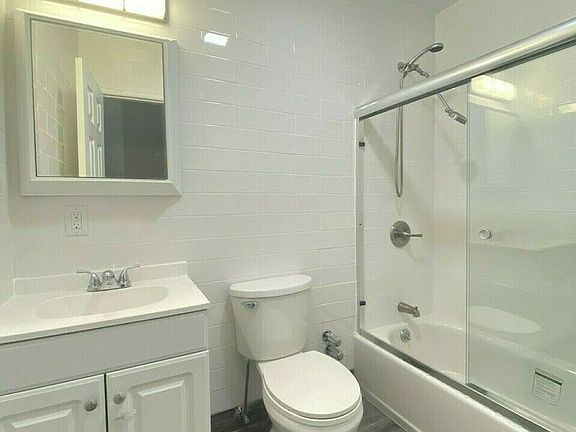 5th image of 221 Smith St #3R