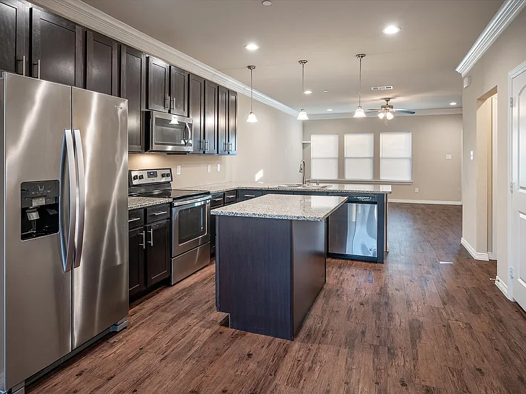 2721 Vine Ct — Photo 3