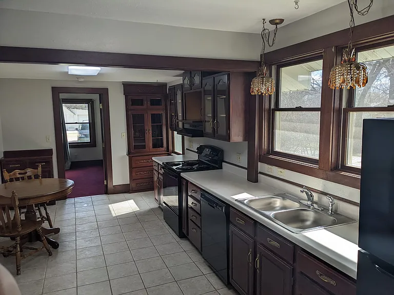 720 2nd St — Photo 5