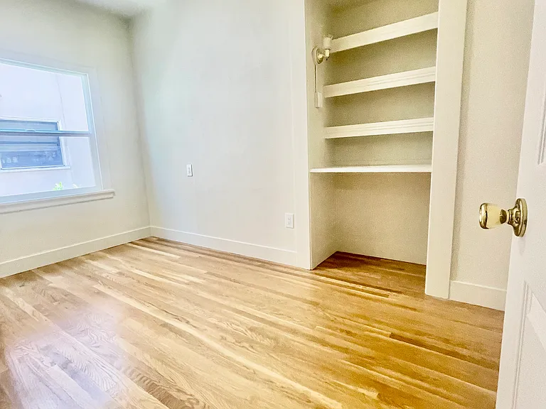 2125 Hearst Ave — Photo 10