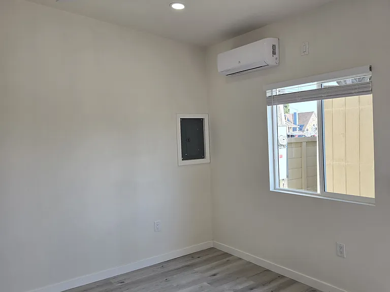 539 Hawaiian Ave #1/2 — Photo 4