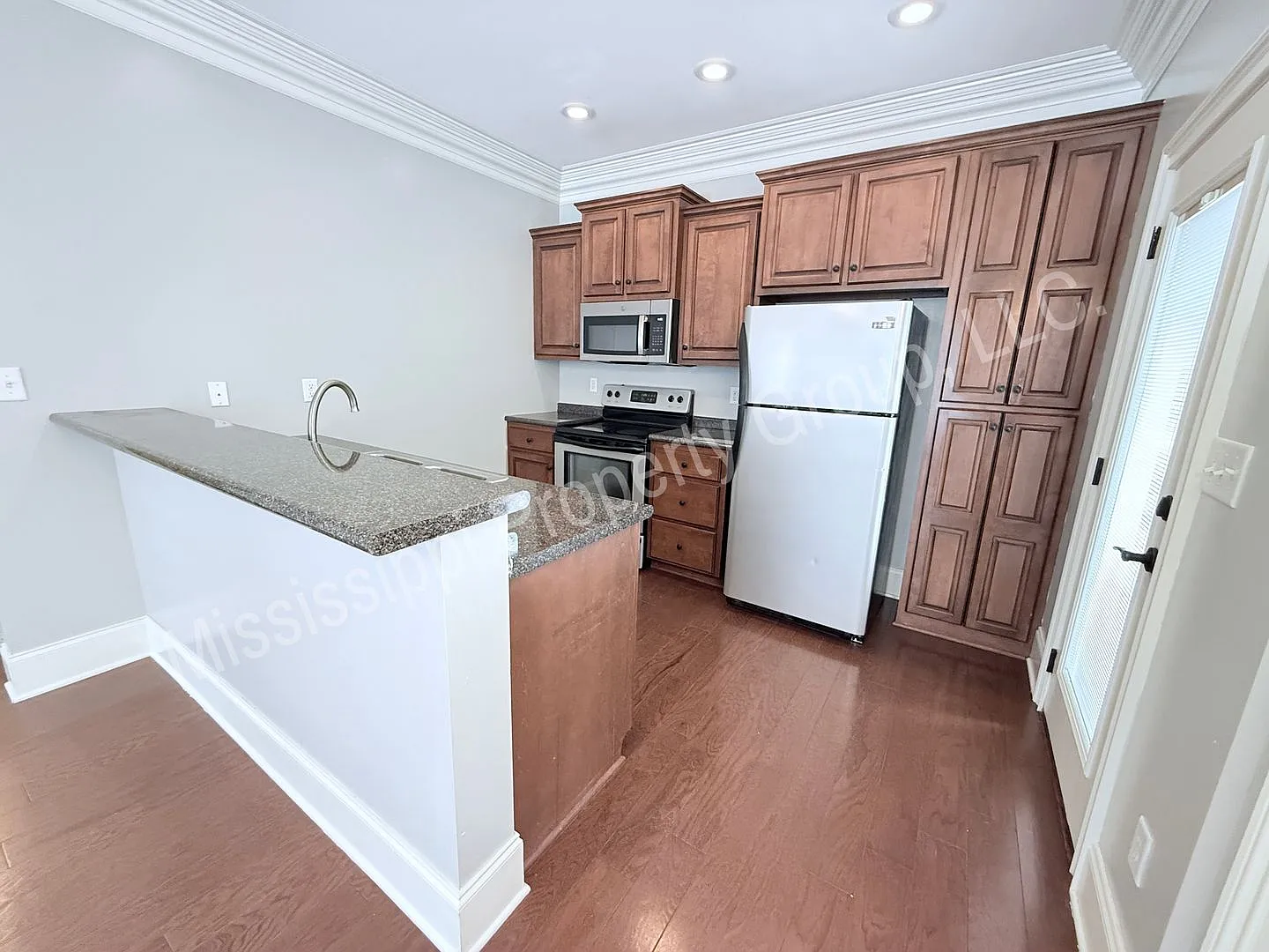 3BR/3BA For Rent — Photo 4