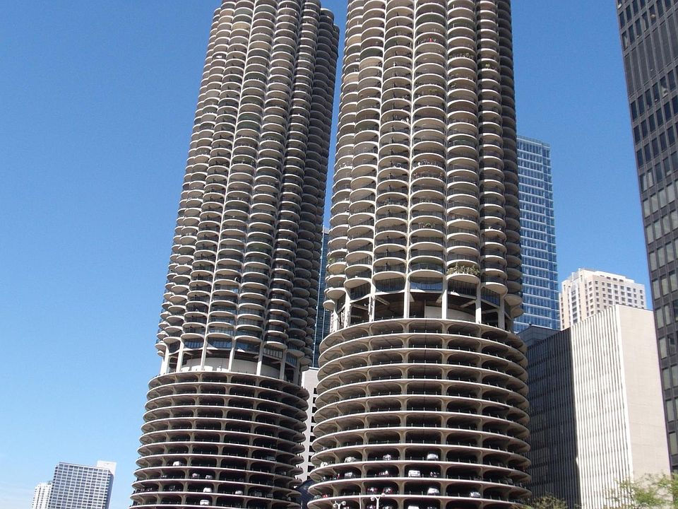 Parking garage marina city chicago hi-res stock photography and