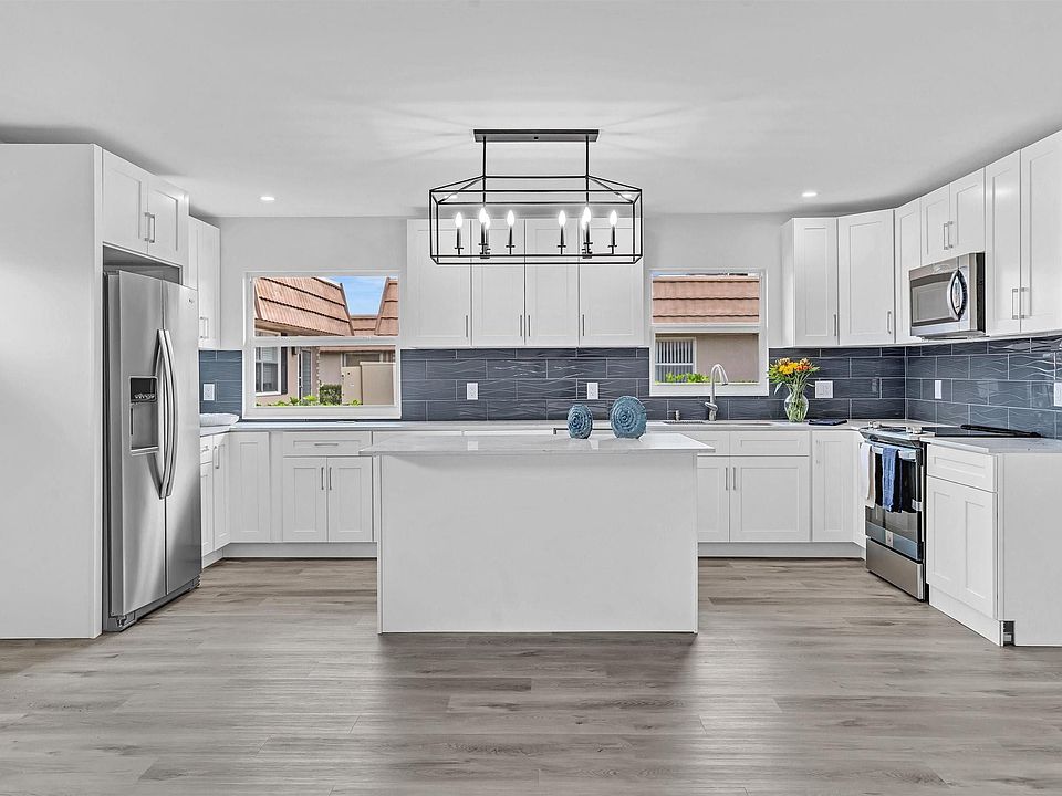 1st image of 325 Seville #325