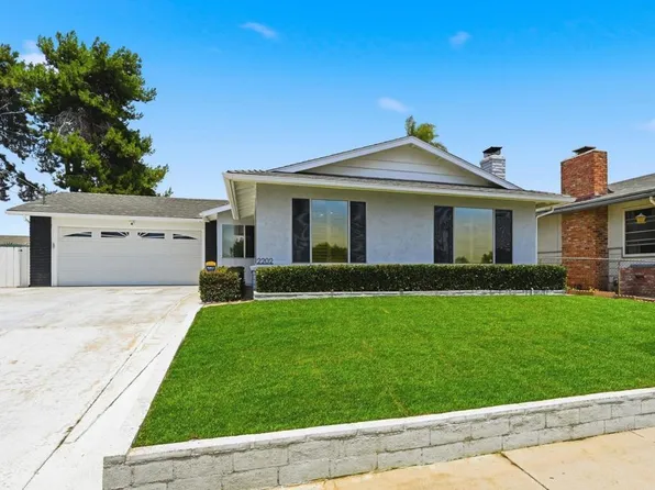 2202 Greenbrier Dr, Oceanside, CA 92054
