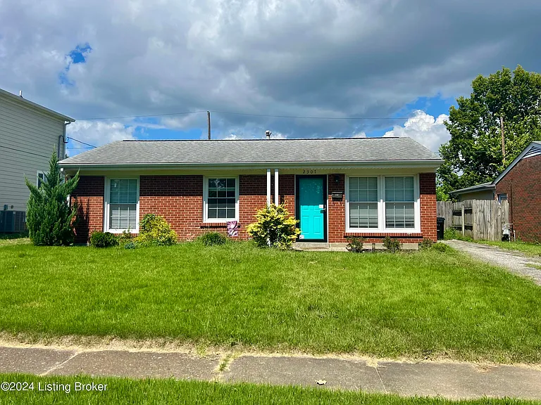 2307 Medford Ln — Photo 1