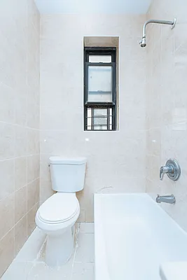 Rented by Nooklyn NYC LLC | media 12