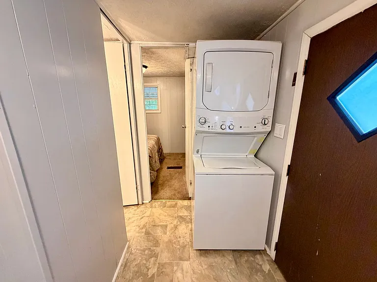 12 Martin Ln — Photo 8