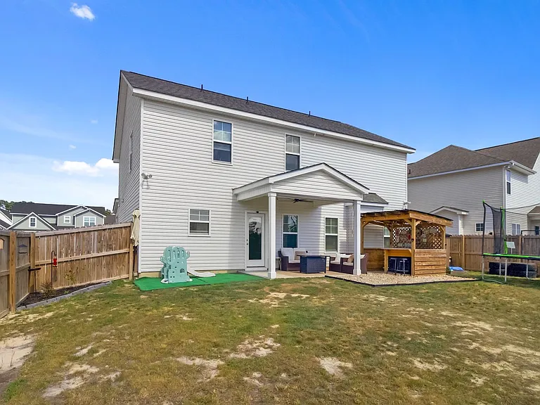 173 London Dr — Photo 38